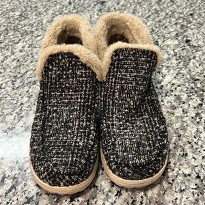 Hey Dude Denny style shoe Black and Tan size 8